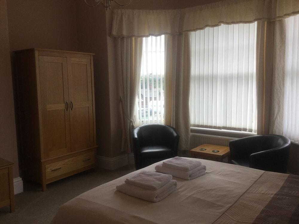 Glenora Guest house 2*