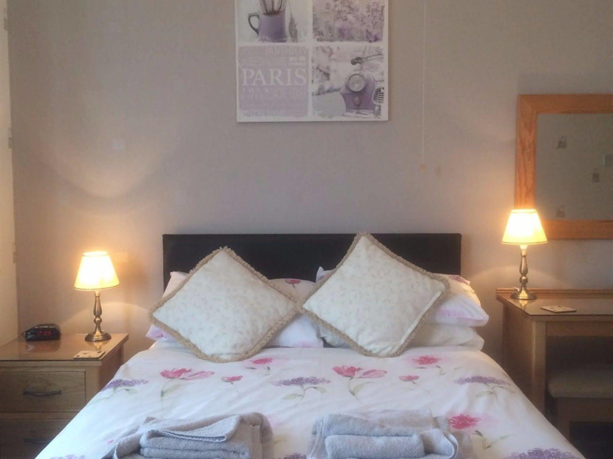 Glenora Guest house 2*