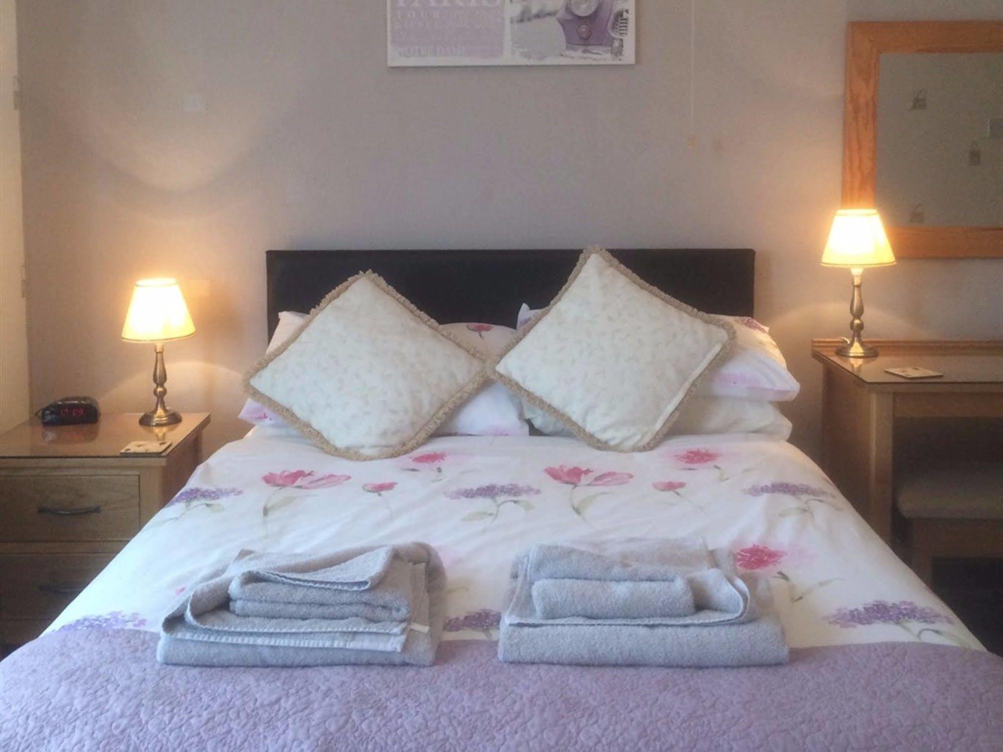 Glenora Guest house 2*